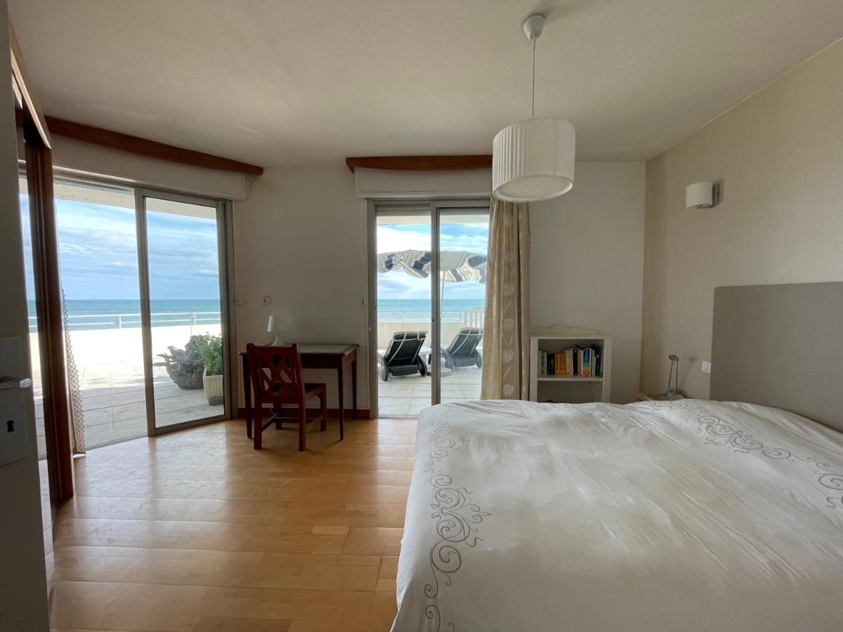Sur la plage, front de mer - Housity