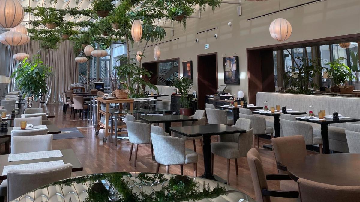 Um restaurante ou outro lugar para comer em InterContinental Porto - Palacio das Cardosas by IHG