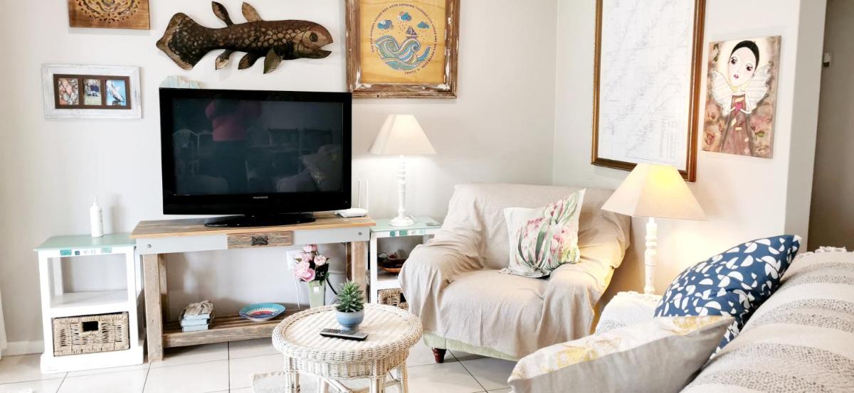 Suitetrails - The Coelacanth Guest House And Beach Thyme Self Catering