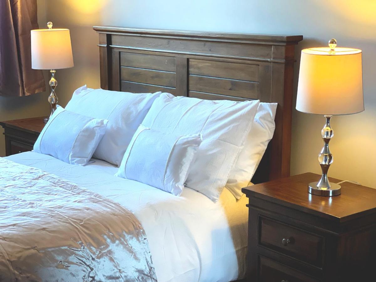 The Auld Kirk - Housity