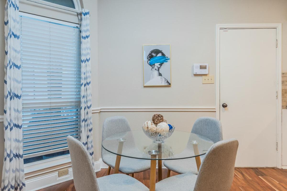 * *ASTOUNDING HOUSE **Perfect for Family and friends , Pool , Hot Tub, & GAME ROOM - Housity