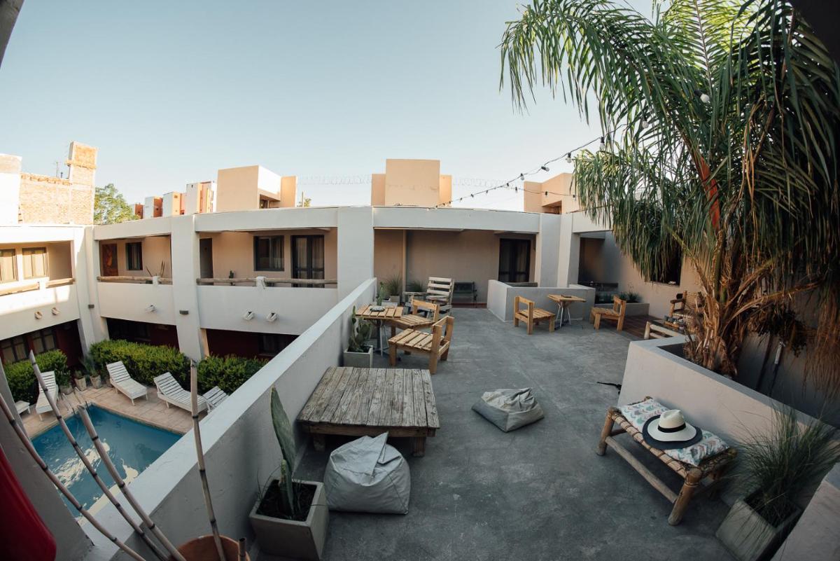 El Refugio Hotel - Housity
