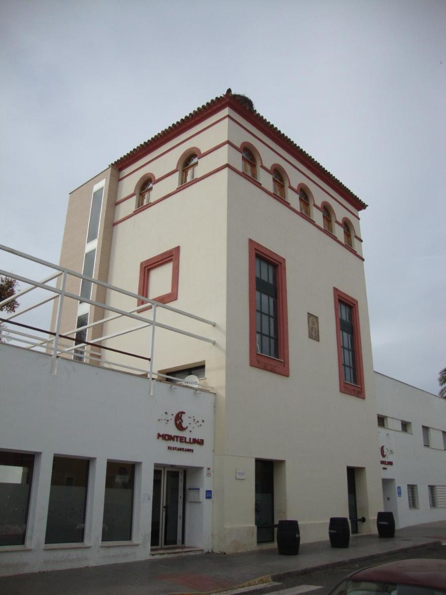 Hostal Monteluna - Housity