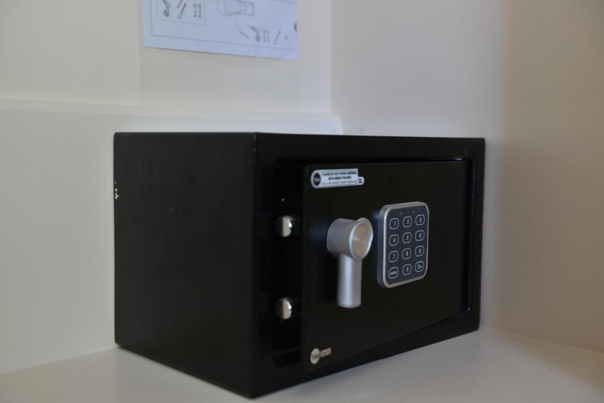 Queen Phillippa - Housity