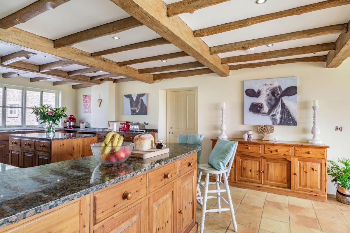 Tregoninny Vineyard and Woodland Farmhouse - Housity