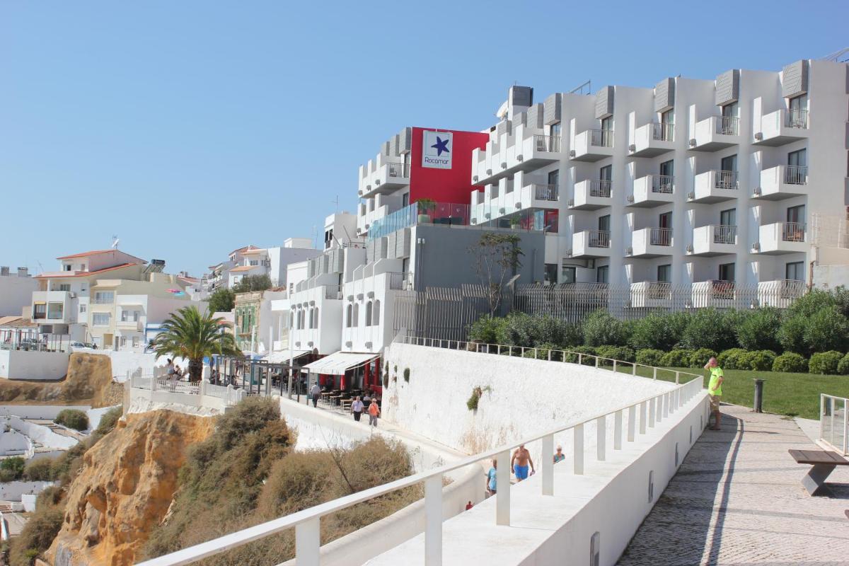 O edifício onde o hotel está situado