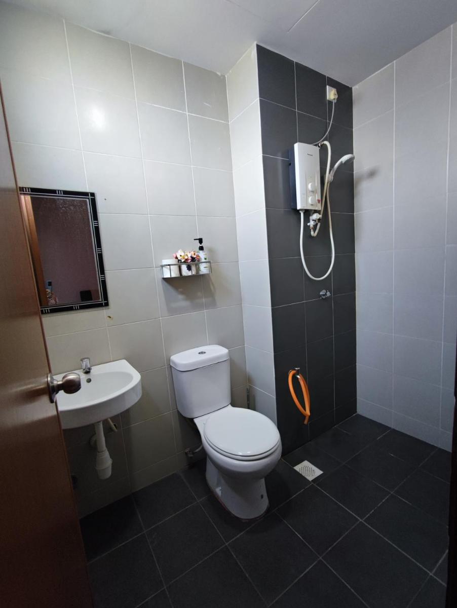 Homestay Semenyih 3 Bedroom Apartment by Kasyaf - Housity