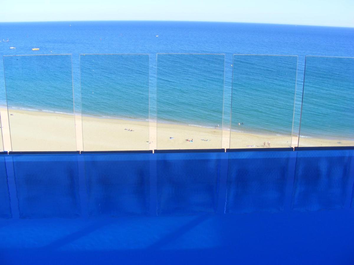 Uma vista do mar geral ou uma vista do mar a partir do hotel
