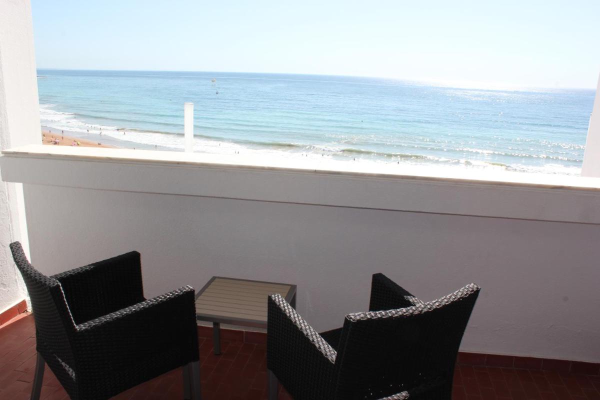 Uma vista do mar geral ou uma vista do mar a partir do hotel