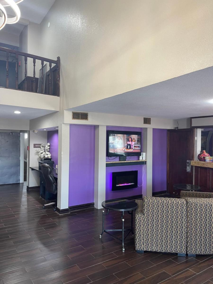 Baymont by Wyndham Bellevue - Omaha - Housity