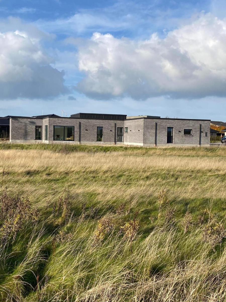 Part of a new house - with private bathroom, kitchen and entrance - SELF CHECK IN - Housity