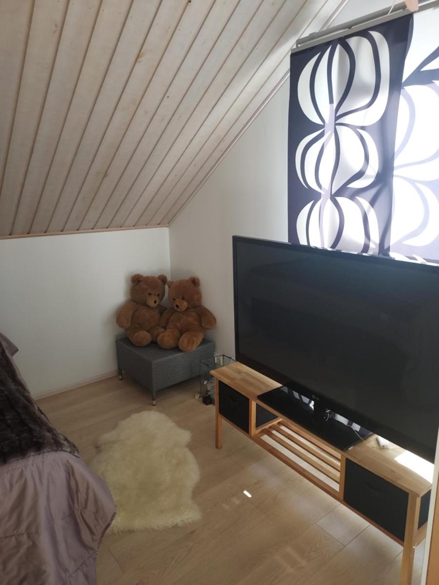 Punainen paritalo - Housity