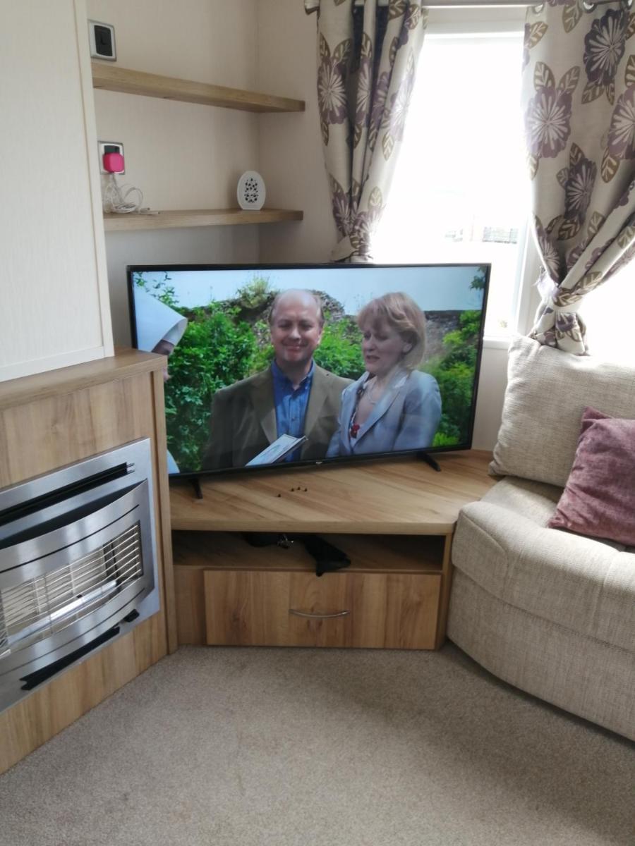 F 41 Hutleys Caravan Park - Housity