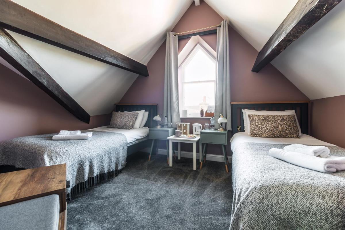 Weavers Guesthouse by Weavers of Haworth - Housity