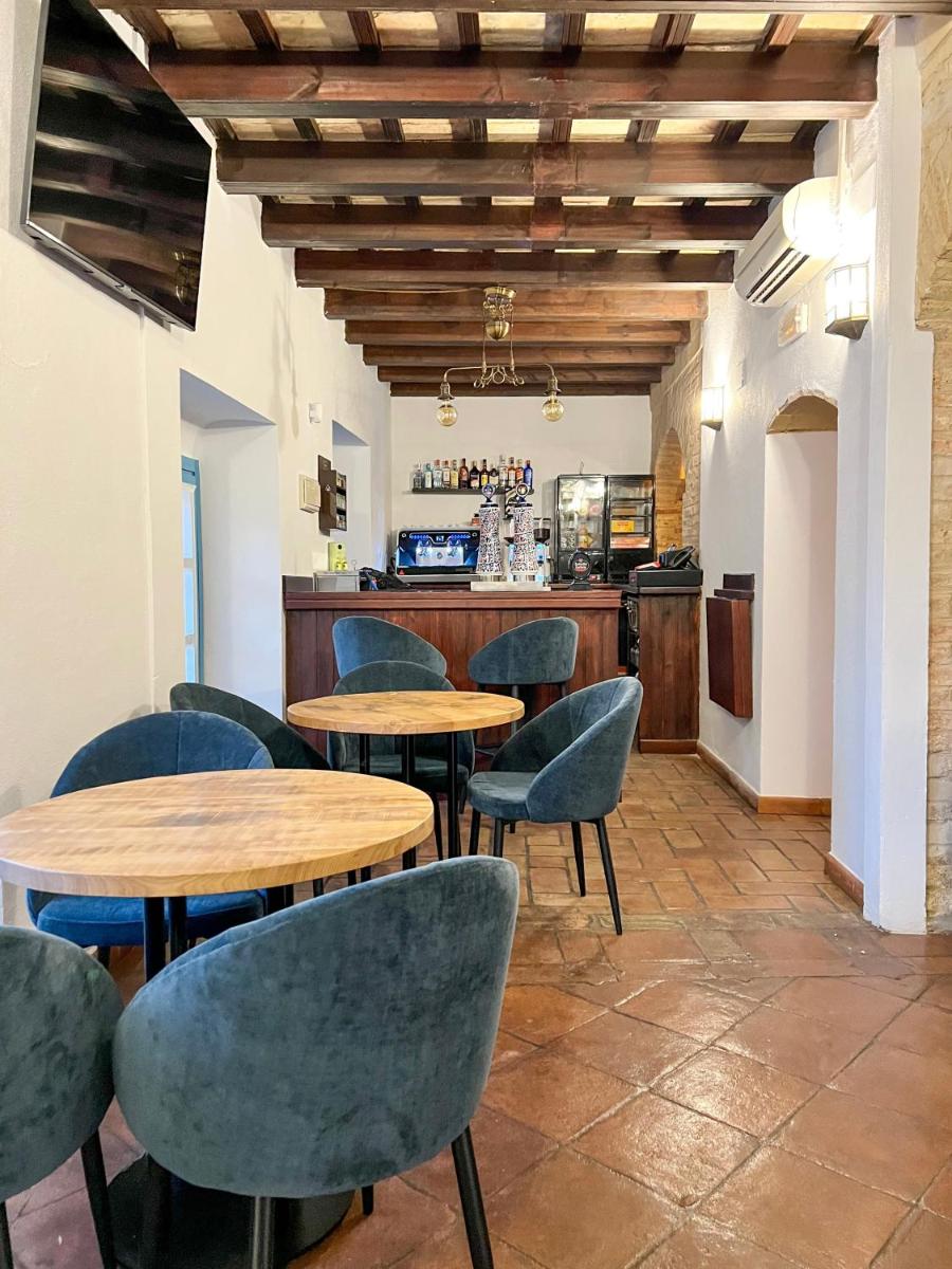 Hostal Servilia - Housity