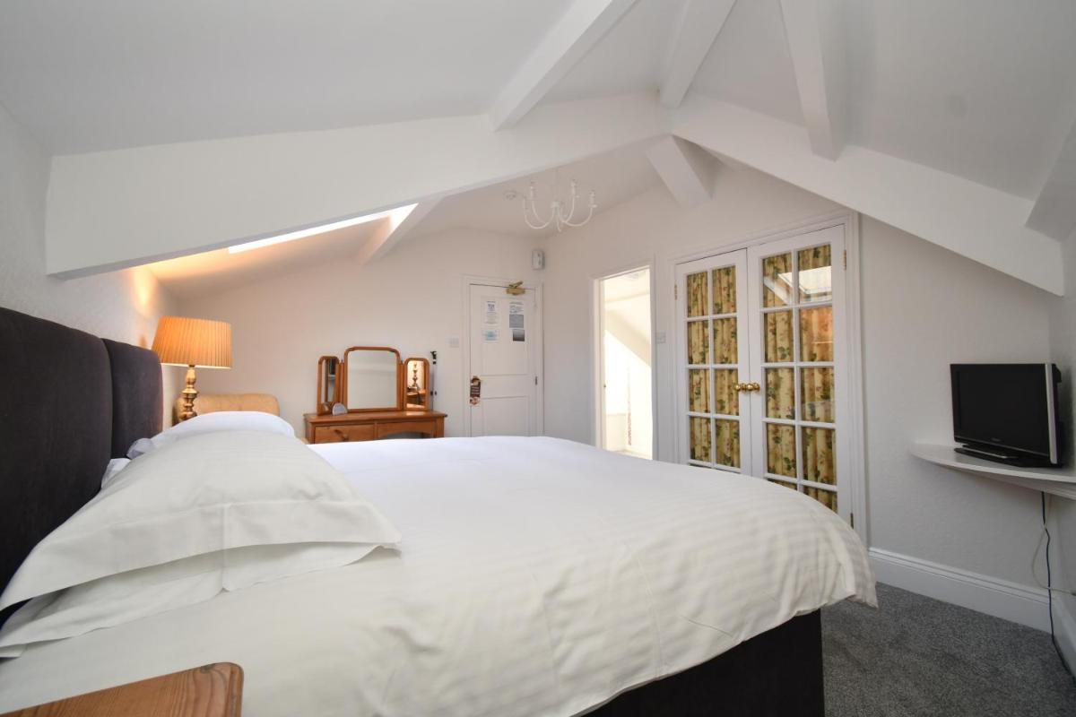 Tenby House - Housity