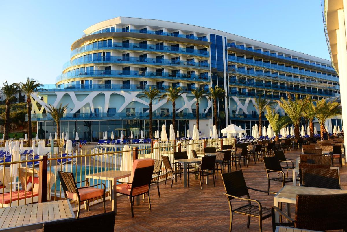 Vikingen Infinity Resort & Spa - Housity