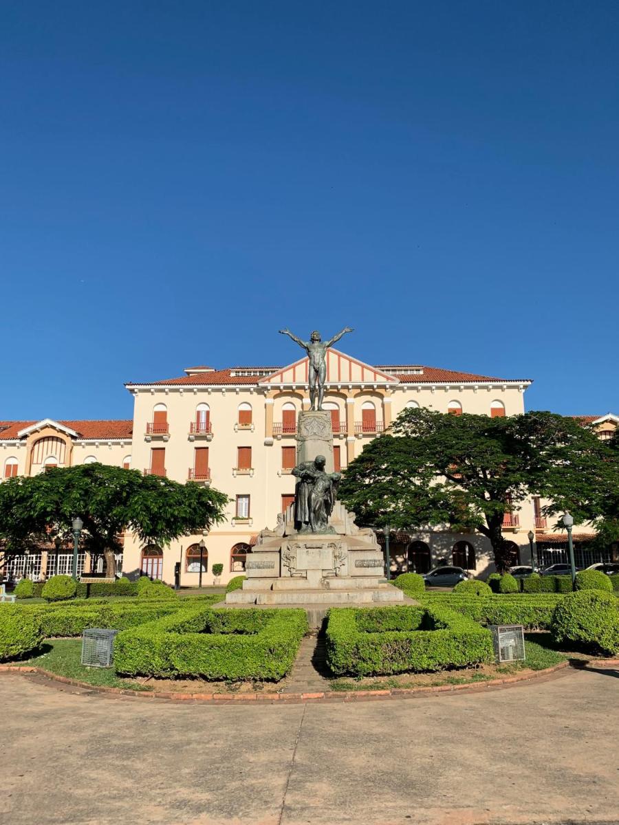 Suitetrails - Apartamento espaçoso no centro de Poços de Caldas