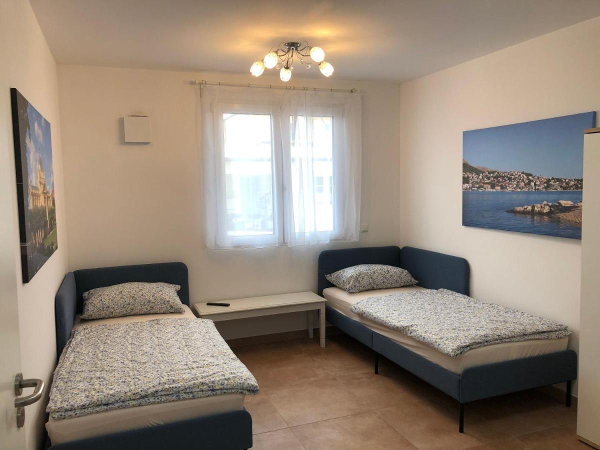 Pension Chen mit 2 Schlafzimmern, EBK, separat Balkon - Housity