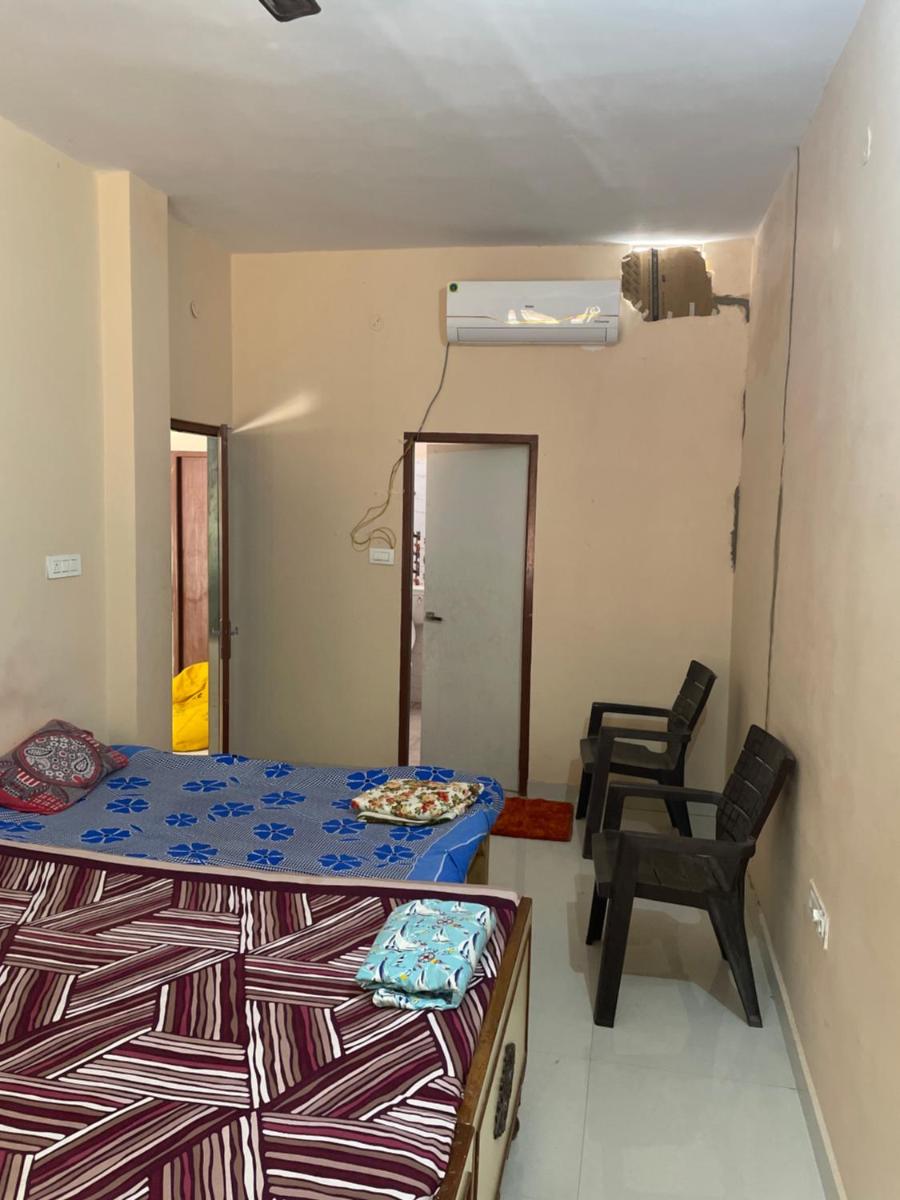 Cheerful 2bhk house - Housity