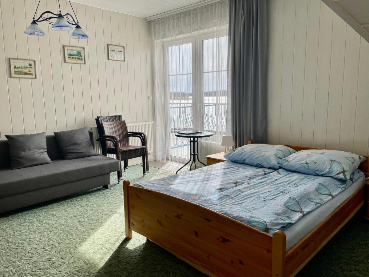 Niebieska Tawerna - Housity