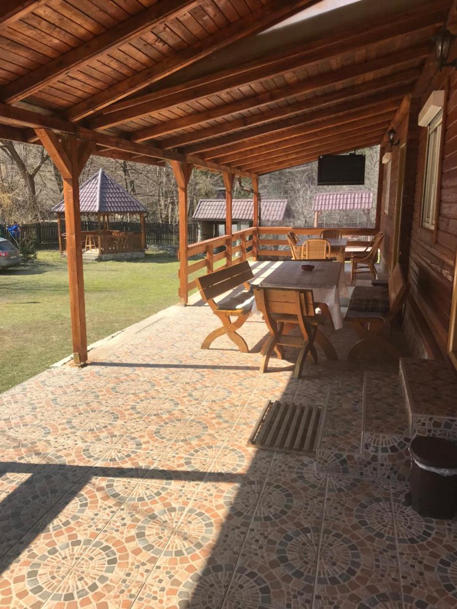 Pensiunea Valea Tonii - Housity