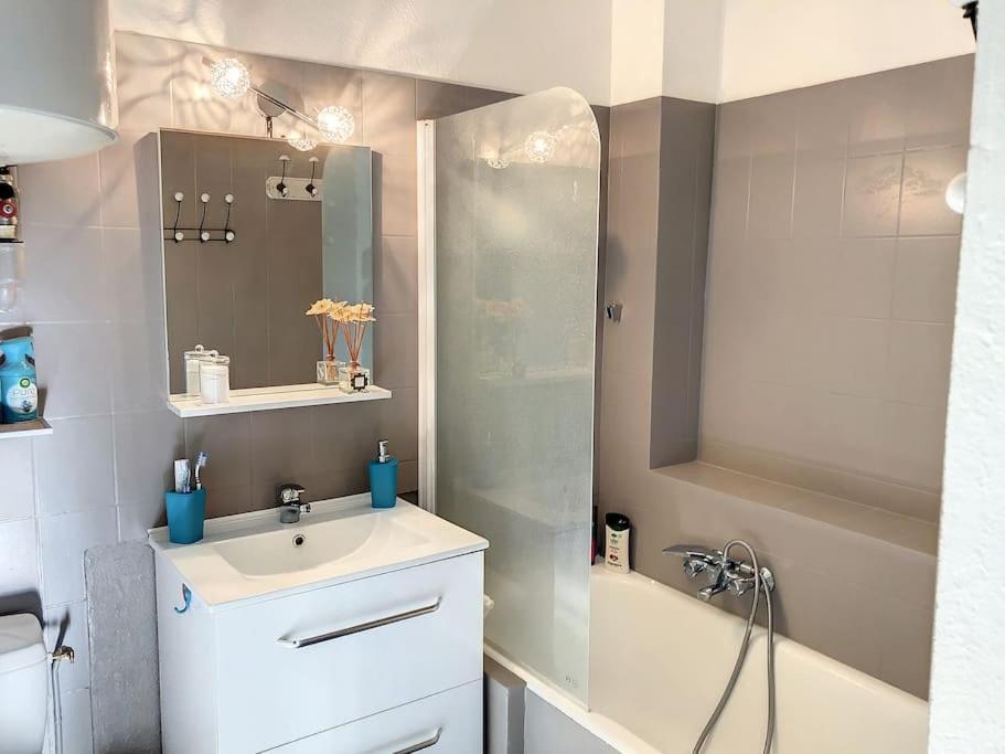 Bandol Studio place de la Paroisse - Housity