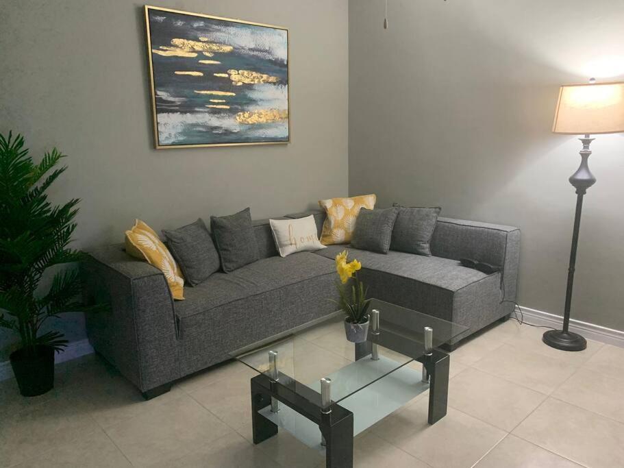 Suitetrails - Odyssey on the 5th - Exquisite Luxury Apt