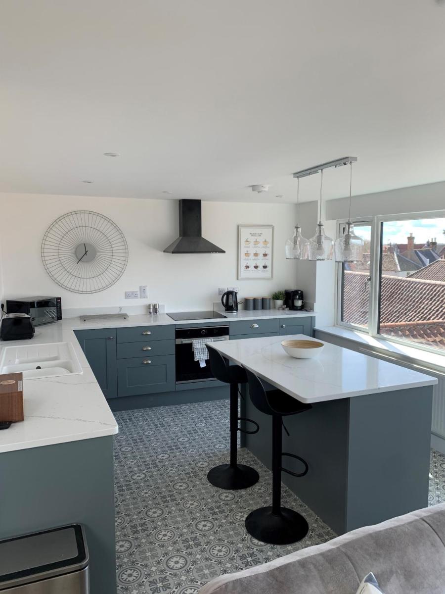'The View' Penthouse Apartment Number Four Lees Terrace - Housity