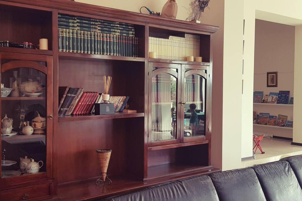 Casa din deal - Housity