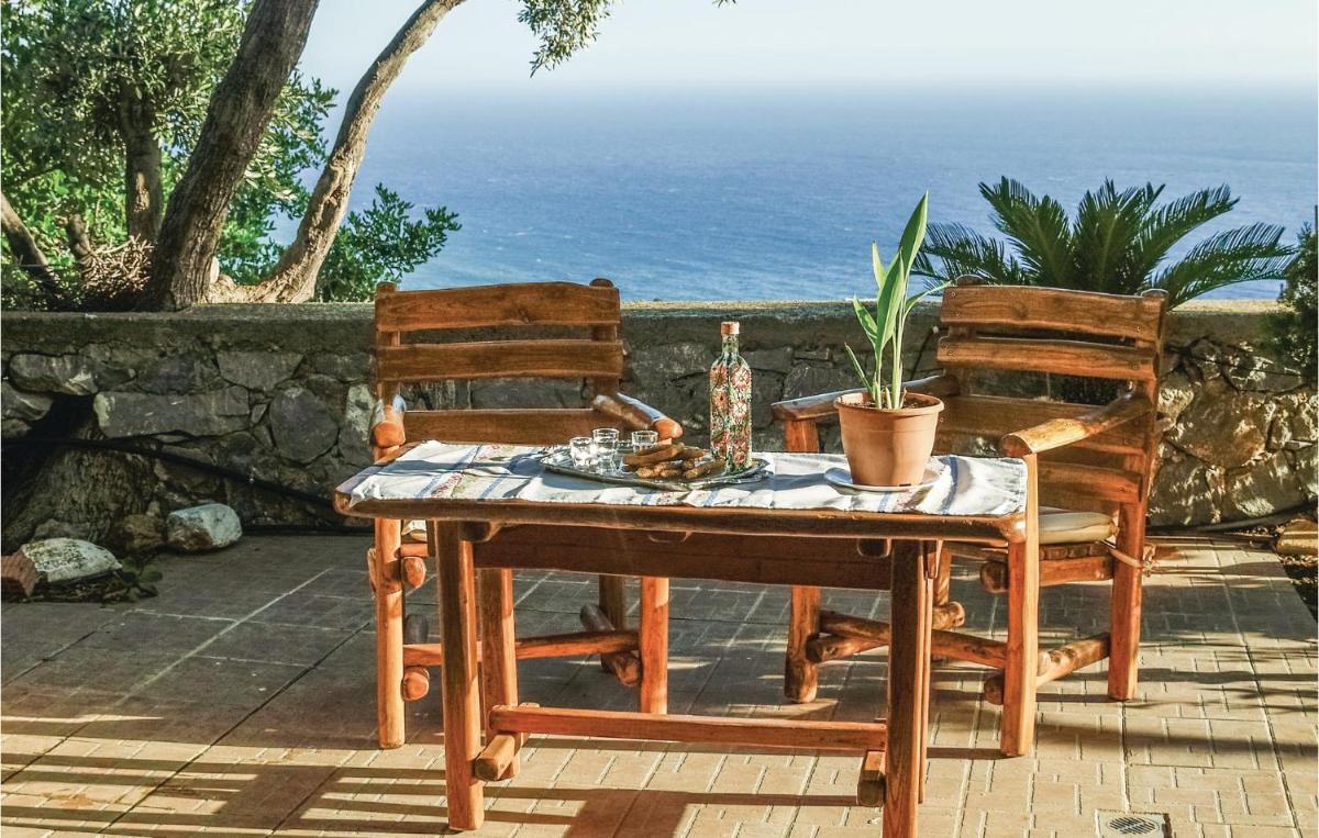 Awesome home in Agios Vasilios with 5 Bedrooms and WiFi - Housity