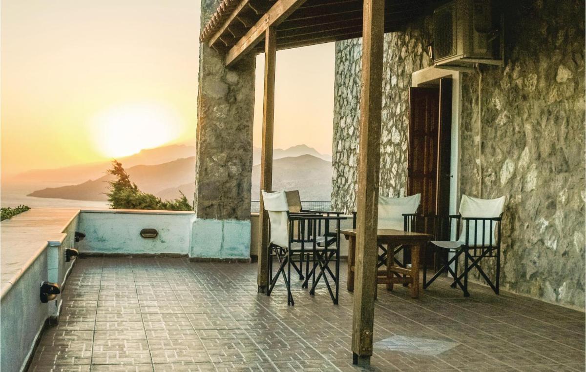 Awesome home in Agios Vasilios with 5 Bedrooms and WiFi - Housity