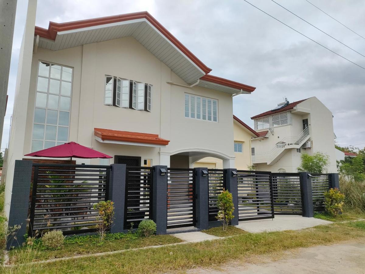Lucky Swiss Transient House Alaminos - Entire House near Hundred Islands - Housity