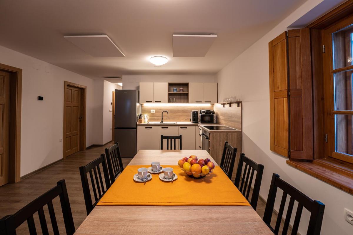 Juliana rooms Podbrdo - with two single beds - Housity