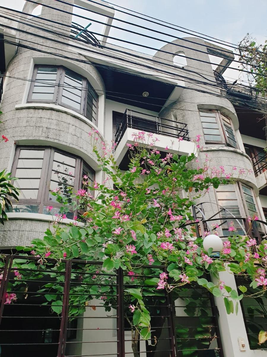 Kru Nat's Bed & Breakfast w/ Private Rooms & Gym - Housity