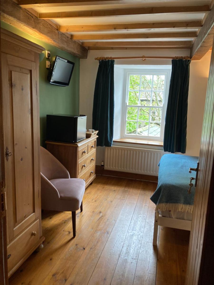 Riverside Bed & Breakfast - Housity