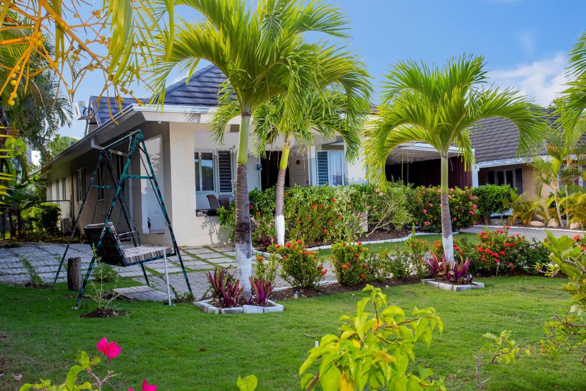 NATURE'S CHOICE HOME RICHMOND PALMS, JAMAICA - Housity