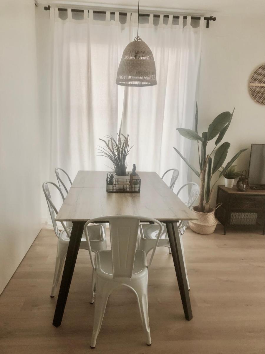 Suitetrails - Precioso apartamento en Monzón con terraza,piscina,parque infantil y parking