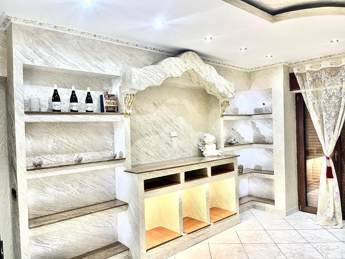Gold luxury suite home roma - Housity