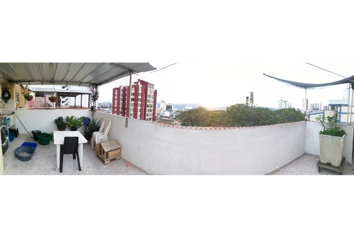 Habitación privada en apartamento con terraza - Housity