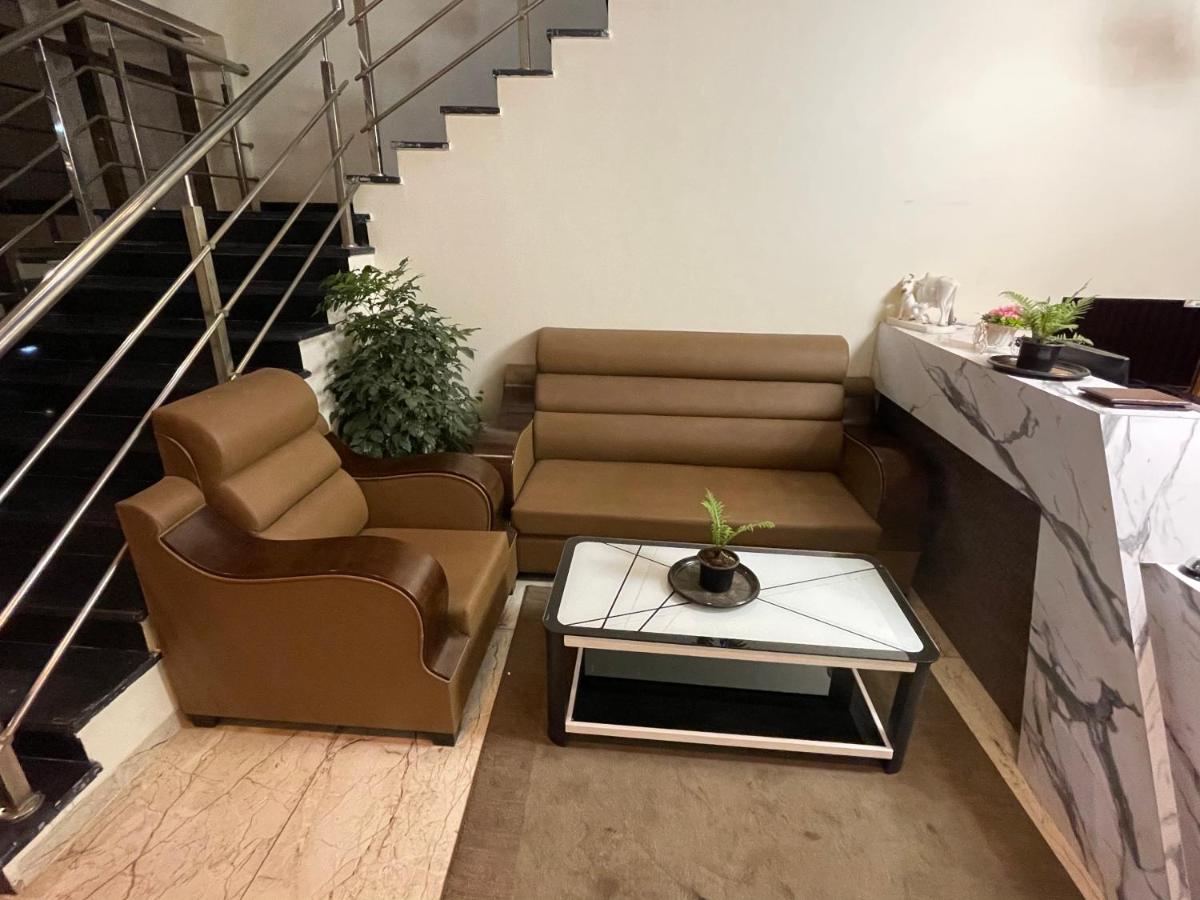 Suyash Palace & Lodging - Housity