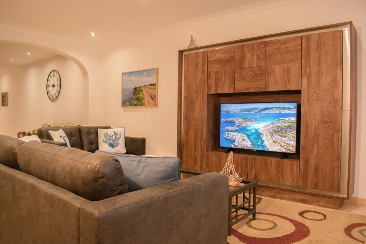 Spacious 3 bedroom apartment in Marsascala - Housity