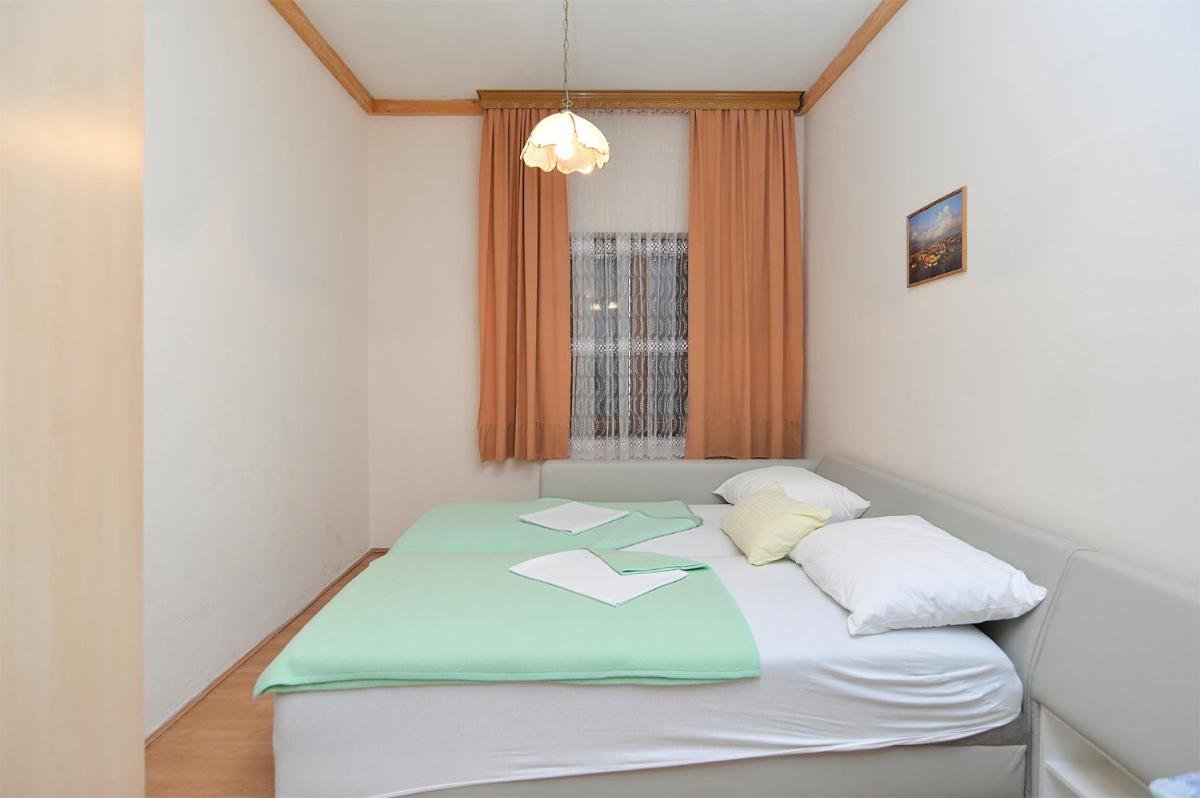 Apartments Joko 1160 - Housity