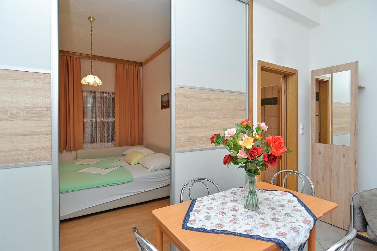 Apartments Joko 1160 - Housity