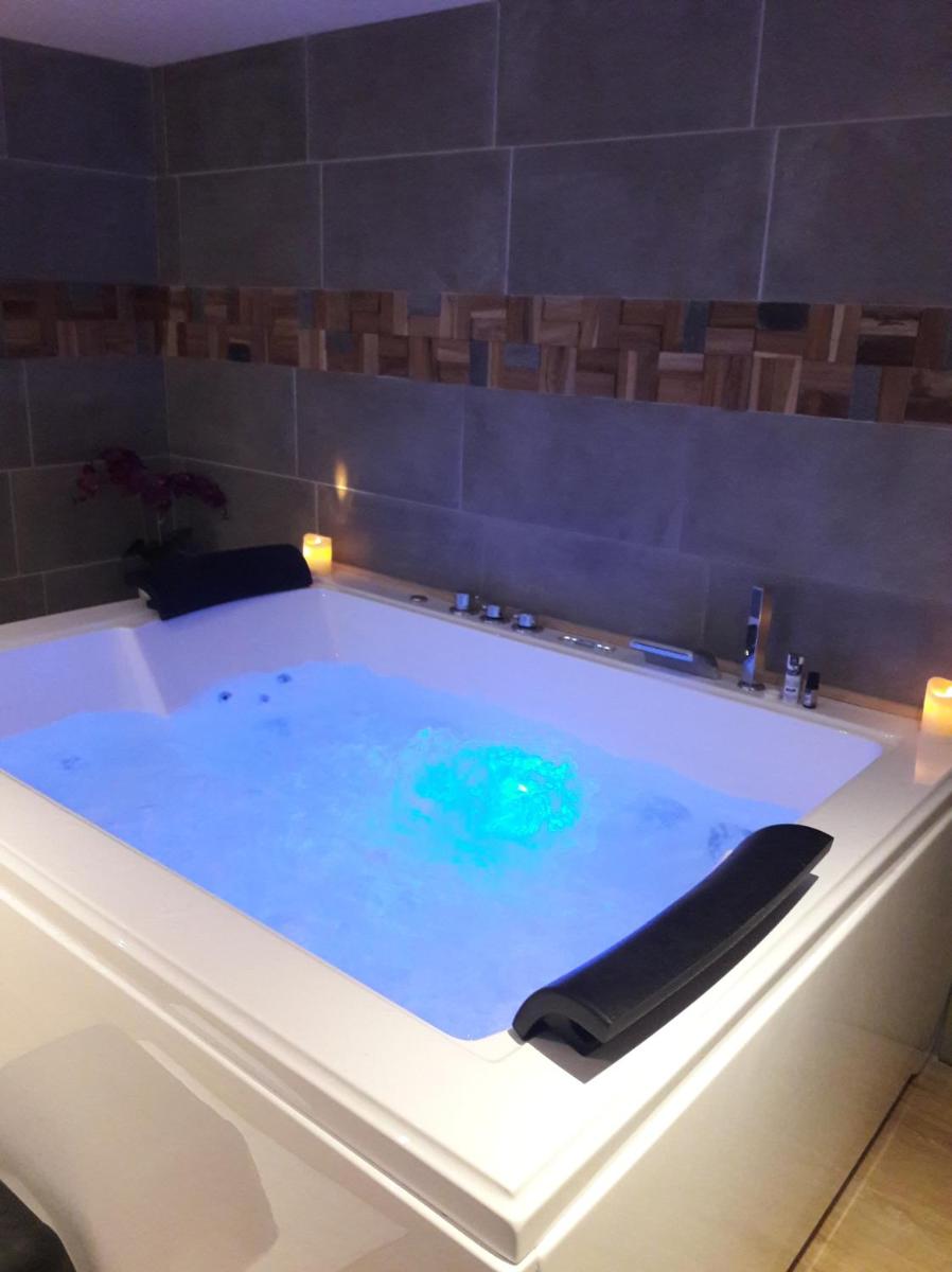 La Romance Normande gîte balnéo, massages, 2 pers. - Housity