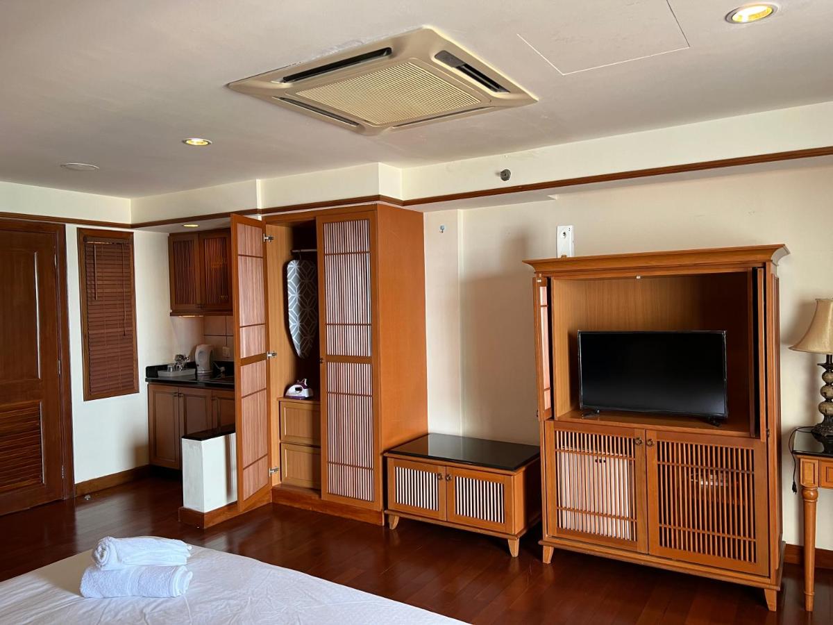 Suitetrails - Private Seaview Apartment, Port Dickson