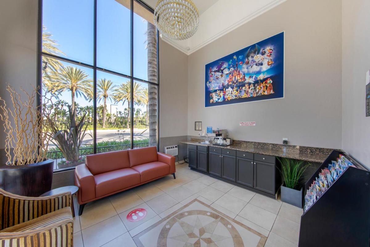 Anaheim Discovery Inn and Suites - Housity