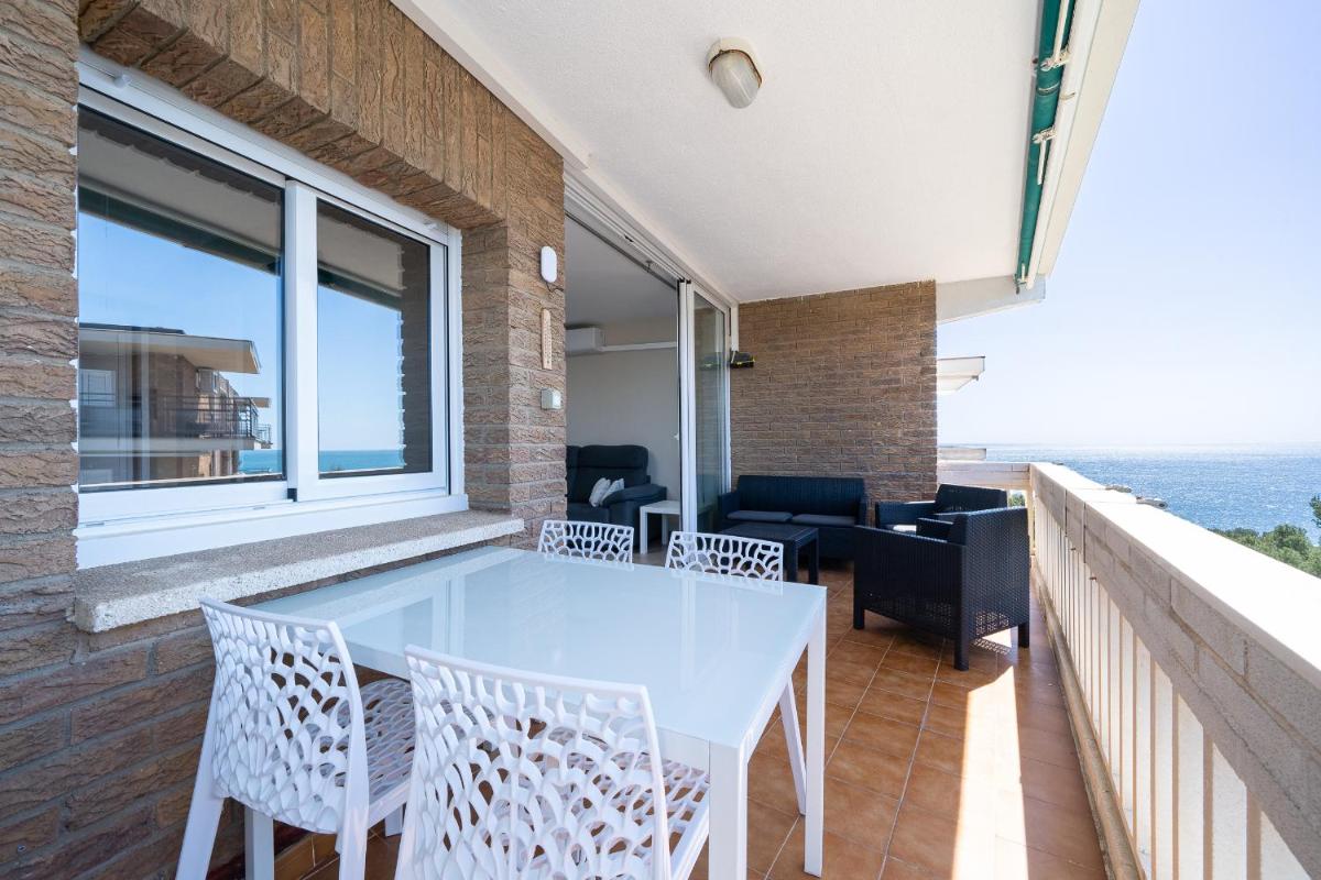 Hauzify I Apartament Punta del Cavall - Housity