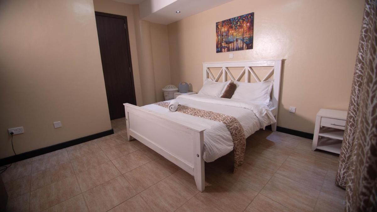 Suitetrails - Vasudev Heights Apartment near Yaya centre