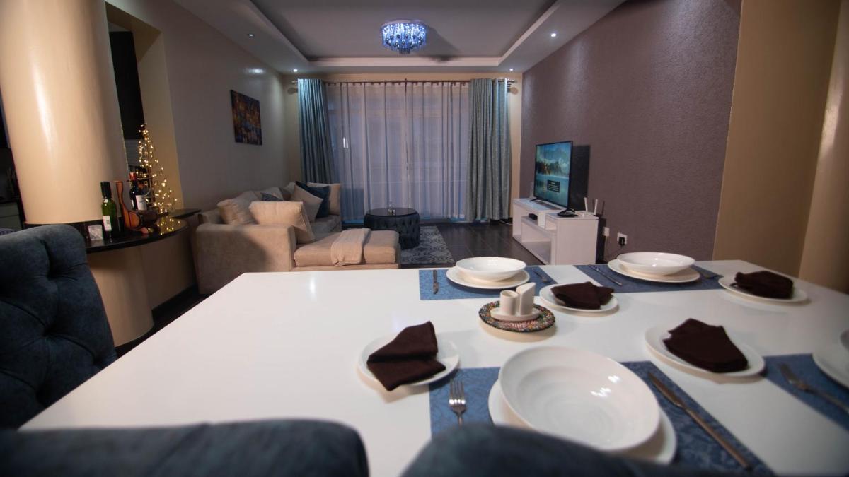 Suitetrails - Vasudev Heights Apartment near Yaya centre